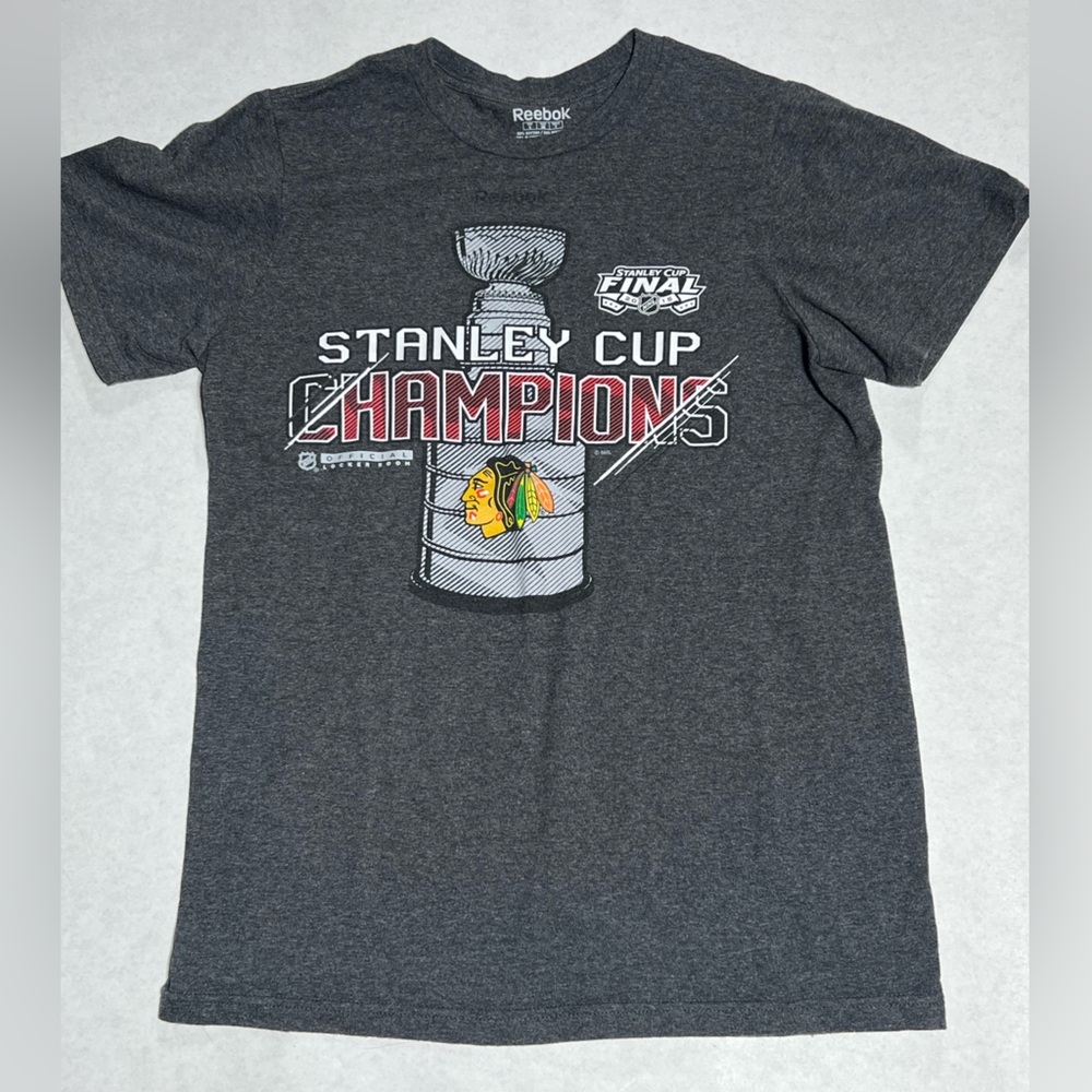 Reebok Chicago Blackhawks Stanley cup Final 2015 Tshirt size small.